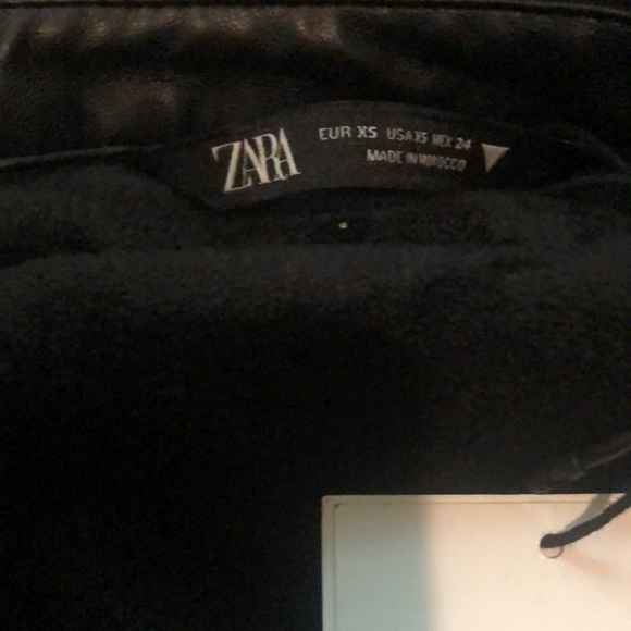 Zara brand new with tags faux leather black jacket extra small but runs big - Picture 2 of 3